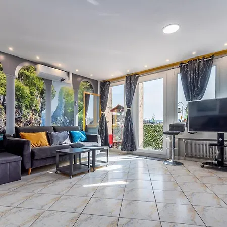 Artistmemory Apartment